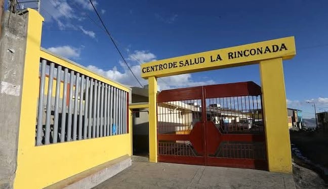 Los policías de sección especializada y el fiscal de turno de Ananea realizan las diligencias con el objeto de identificar y detener al autor de este hecho.