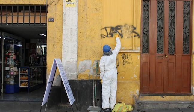 Estudiantes de la Escuela Taller Arequipa intensifican acciones en el Centro Histórico. Foto: Municipalidad Provincial de Arequipa.