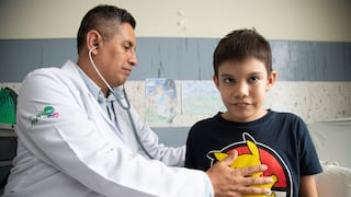 Reconstruyen esófago de niño que vuelve a comer después de ocho años