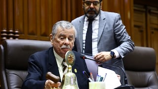 Fernando Rospigliosi propone eximir de responsabilidad penal a policías y militares por uso de armas