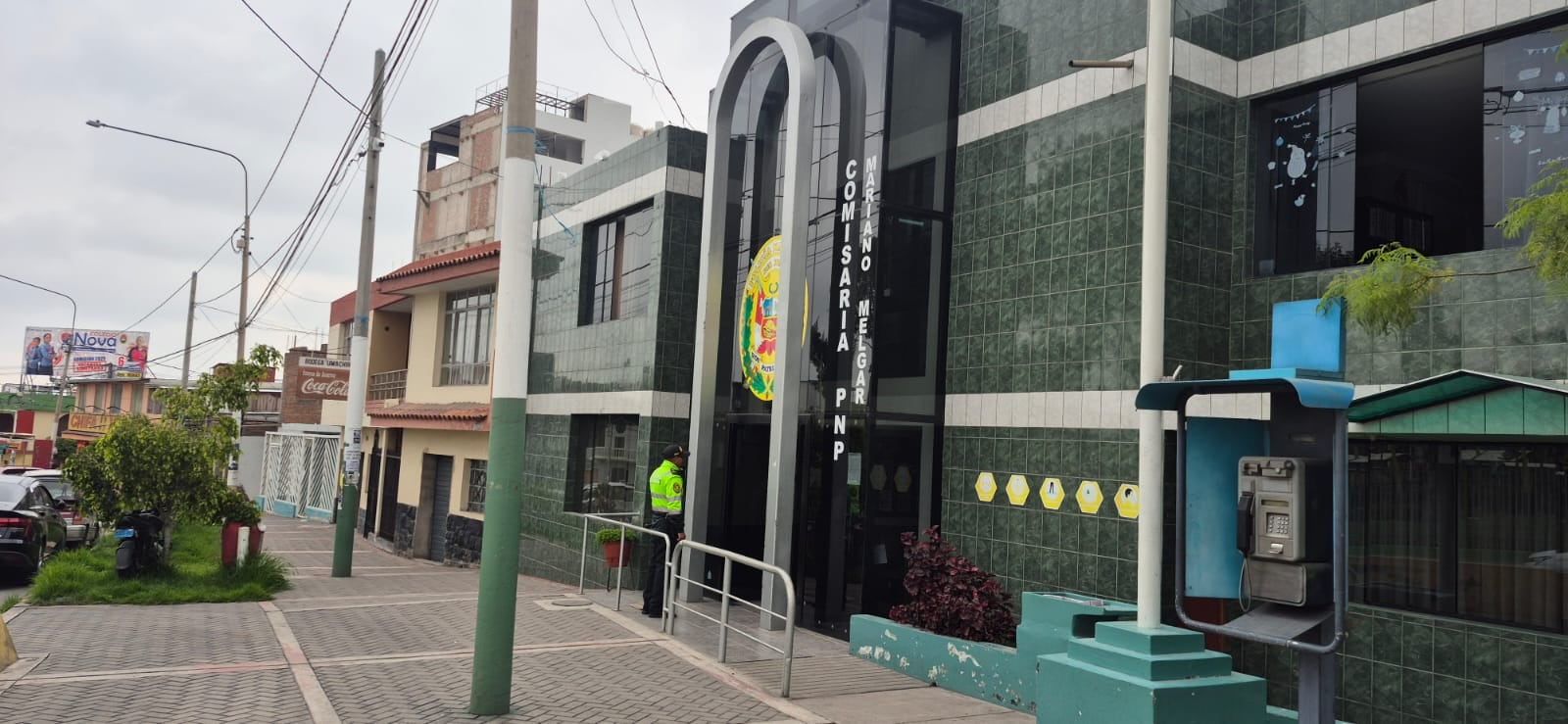 Mujer es brutalmente atacada con el pico de una botella al cobrar una deuda y presunta agresora detenida en comisaría de Mariano Melgar. Foto: (Foto: Pedro Torres/@photo.gec).