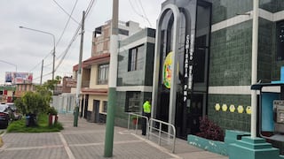 Mujer es brutalmente atacada con el pico de una botella al cobrar una deuda en Arequipa (VIDEO)