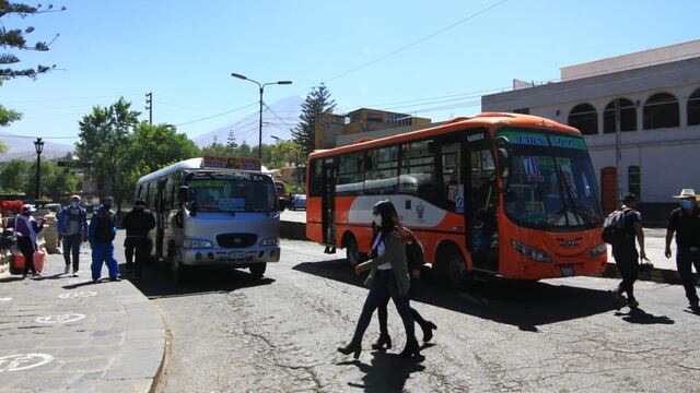 Transportistas no renovaron buses y piden suspender plazos de fase preoperativa del SIT