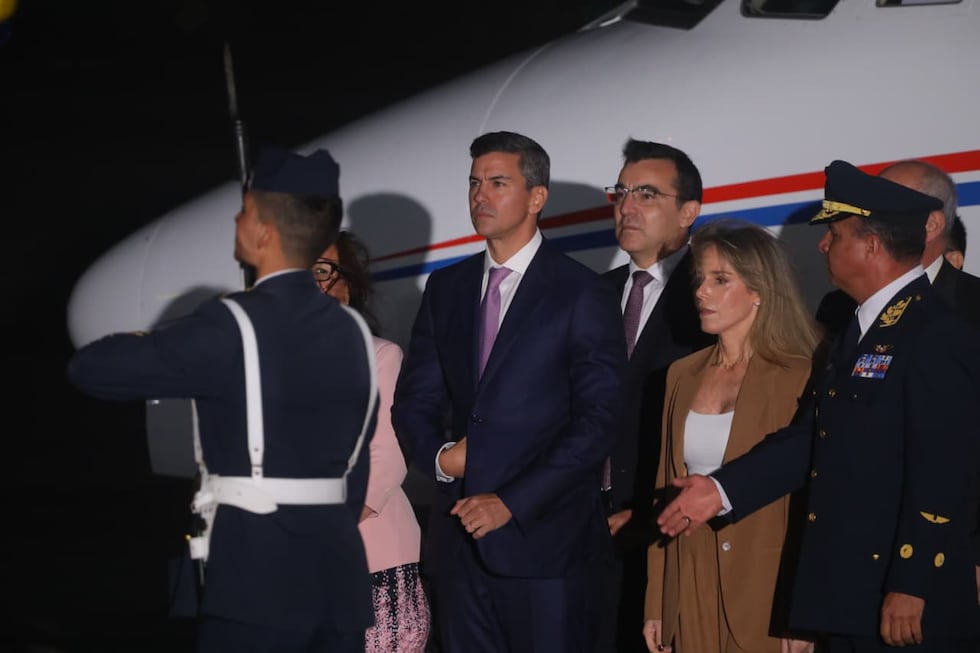 Presidente de Paraguay arriba a Lima para participar en la toma de mando de Keiko Fujimori