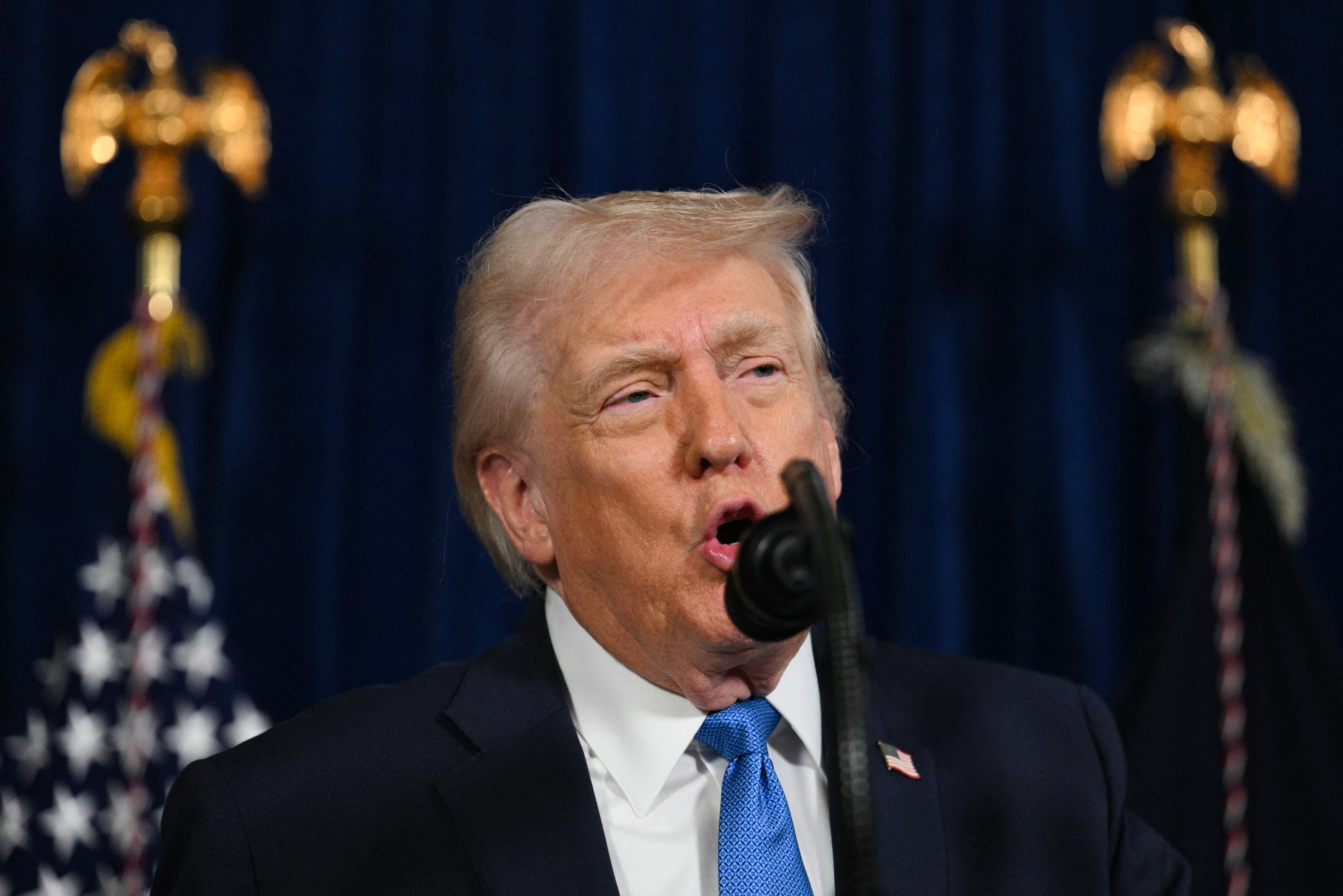 El presidente de Estados Unidos, Donald Trump, habla con la prensa tras las acciones militares estadounidenses en Venezuela y la captura de Nicolás Maduro. (Foto de Jim Watson / AFP).