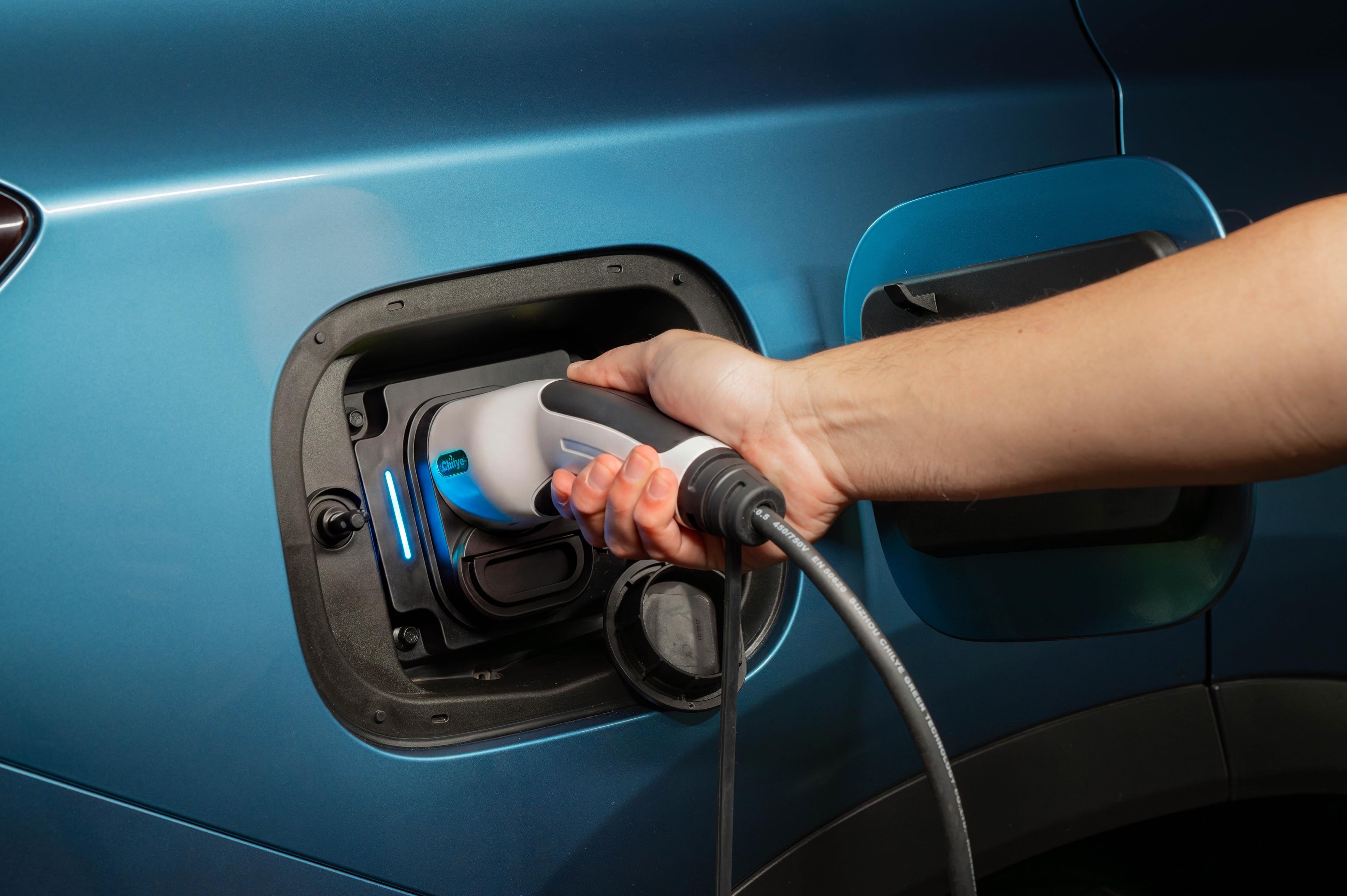 Los híbridos enchufables combinan un motor eléctrico con uno de combustión y pueden cargarse en casa. Chery Perú responde cinco dudas frecuentes sobre esta tecnología.