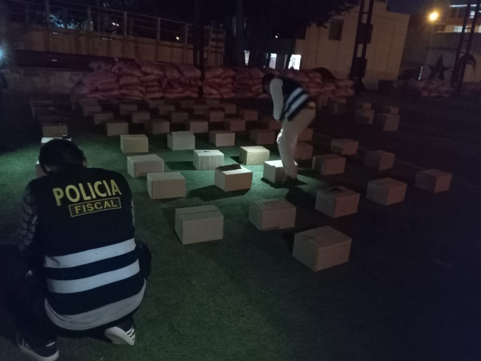 Licores presuntamente adulterados fueron incautados por la Policía Fiscal. Foto: Difusión.