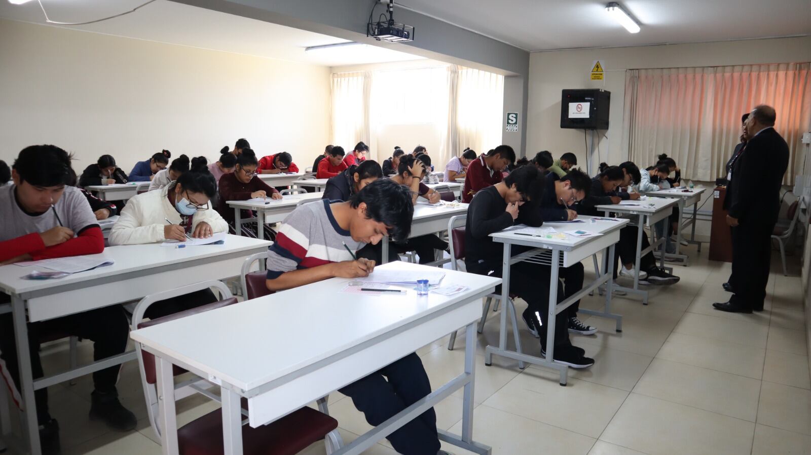 Son 8 mil los estudiantes que postulan a Ceprunsa II Fase 2024 para 831 vacantes