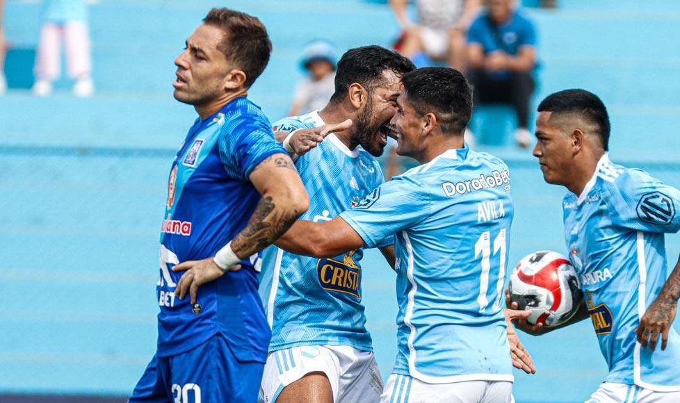 Aldair Perleche se lamenta del tercer tanto de Sporting Cristal, jugado en Lima.