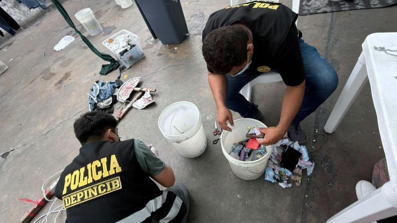 El general Eric Ángeles Puente, jefe de la Región Policial La Libertad, anunció que las intervenciones serán continuas en el establecimiento penitenciario. (Foto: PNP)