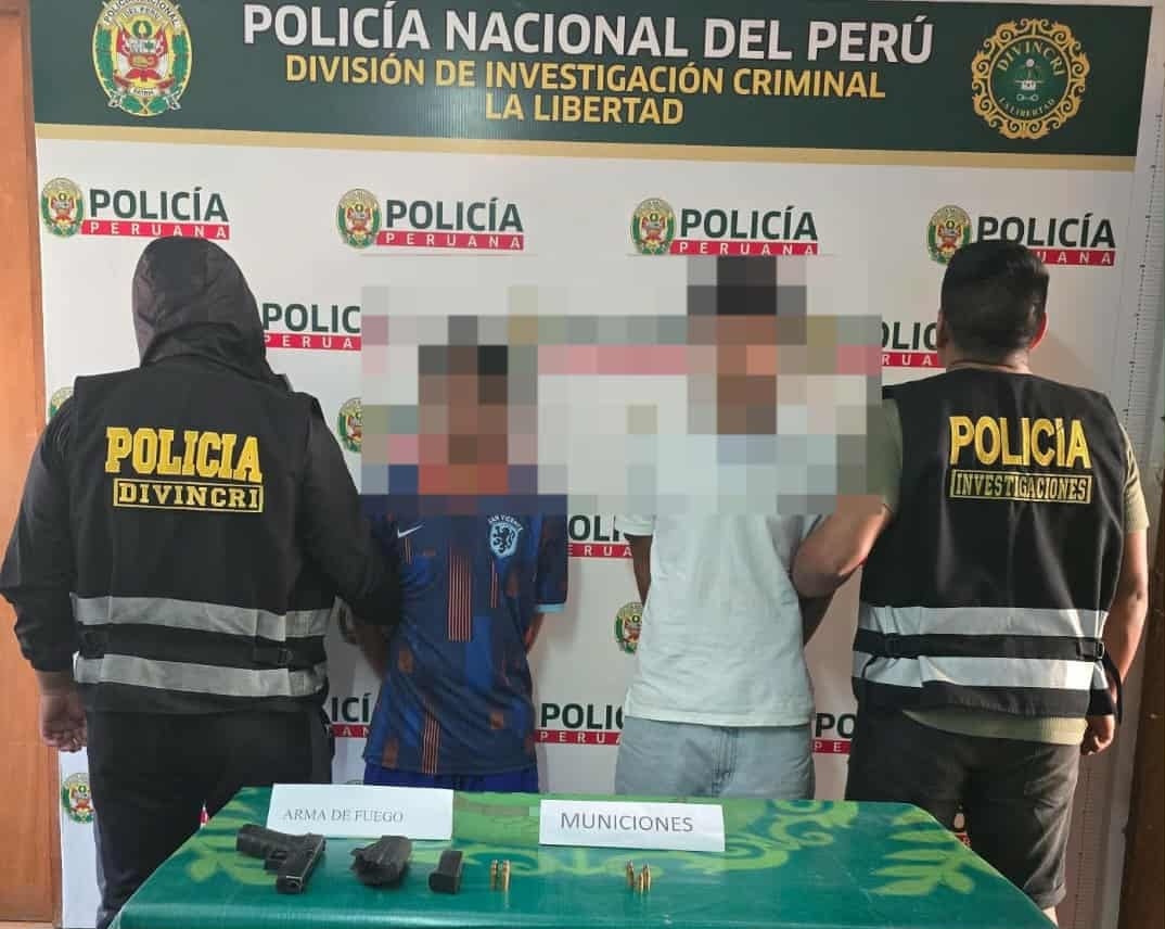 Se trata de “Kenyi” y “Keisi”, quienes, según versión de la Policía, estarían implicados en casos de extorsión.