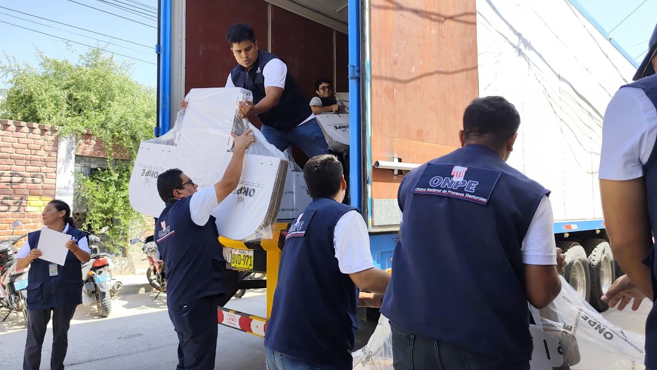 Llega material electoral a ODPE Piura.