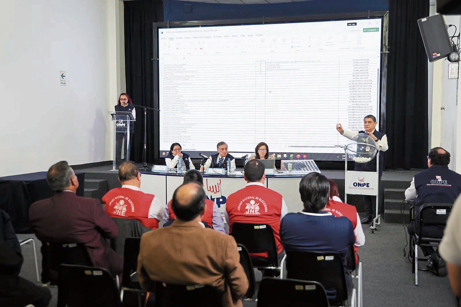 Piura: Realizan sorteo de ubicación para Elecciones Regionales y Municipales