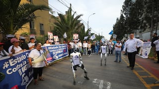 Robots captan miradas en previa al primer debate presidencial