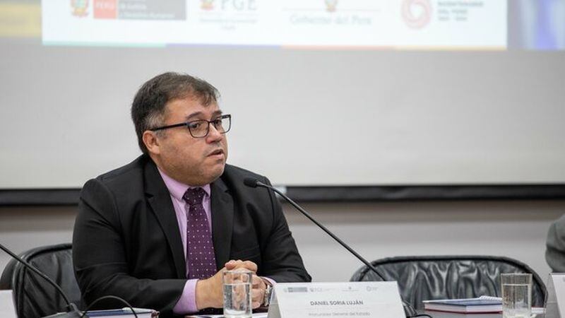 Daniel Soria, procurador general del Estado, presentó el requerimiento ante el Poder Judicial. (Foto: Difusión)