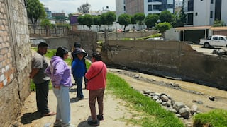 Vecinos de Cerro Viejo exigen reconstrucción de muro en Cerro Colorado (VIDEO)