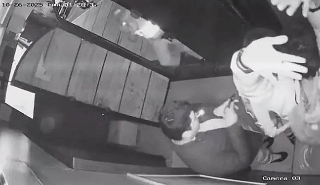 Todo quedó registrado en cámaras por sembrado de drogas de policías. Foto: GEC.