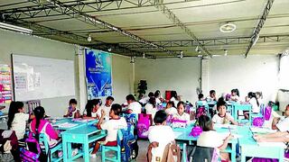 Estudian en iglesias y casa por paralización de obra en colegio de Coishco