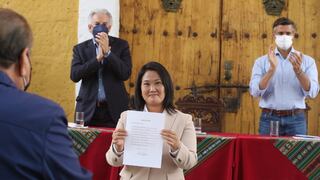 Keiko Fujimori firmó juramente por la democracia en la Mansión del Fundador