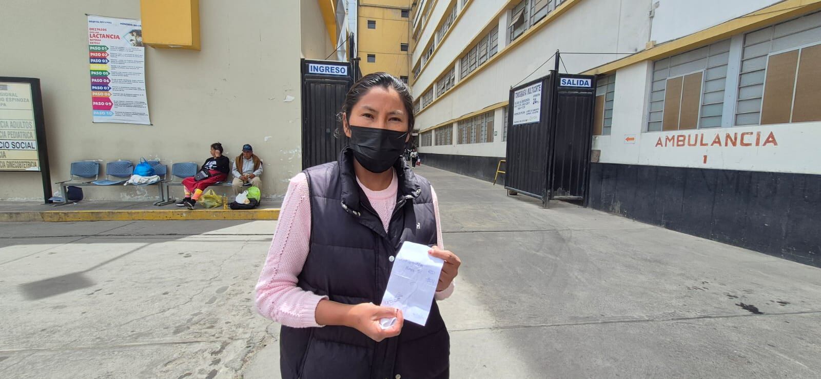 Madre de familia pide apoyo de la población. Foto: GEC.