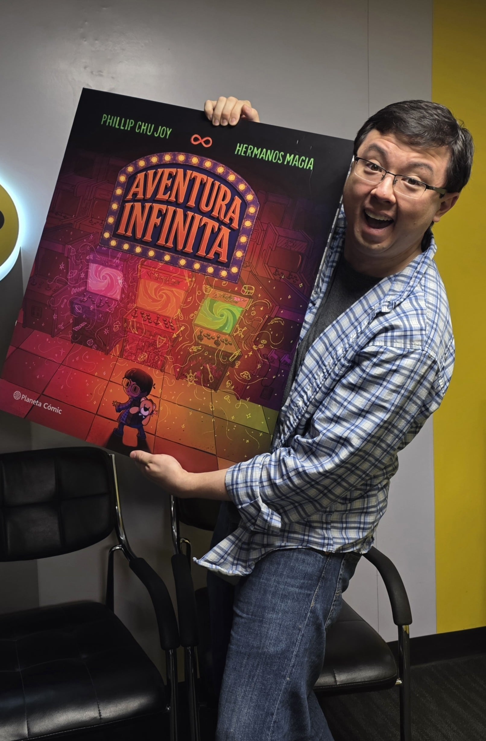 "Mi primera aproximación a la fantasía no fue por los videojuegos ni por películas como El Señor de los Anillos o Star Wars, sino por unos libros de tapa dura con diferentes temáticas que leía de niño", dice Chu Joy.