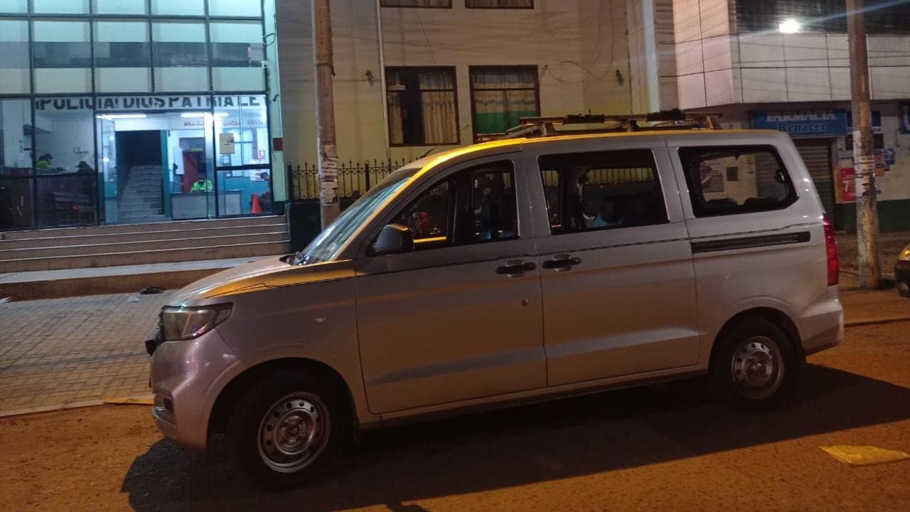 El robo se registró en el distrito de La Esperanza y los agentes de la Policía hallaron el vehículo en una vivienda del Centro Poblado El Milagro.