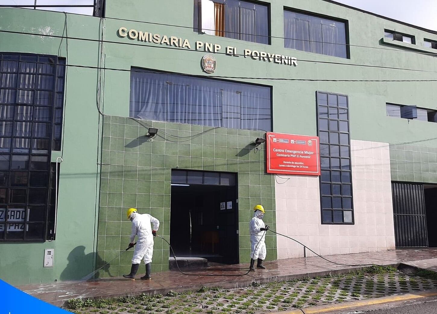 Agentes de la comisaría El Porvenir investigan el caso. (Foto: GEC)