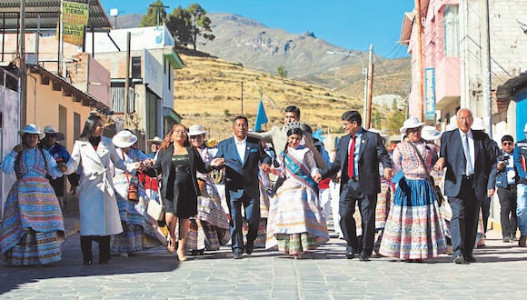 Gobernador de la región de Arequipa, Rohel Sánchez, en aniversario de la provincia de Caylloma. Foto: Cortesía