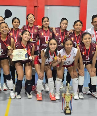 Miraflores es campeón del Interdistrital de Vóley U-17 Damas Menores. Foto: Dato Agencia.