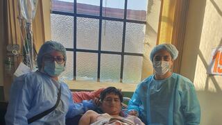 Joven vence la COVID y luego recupera su voz tras compleja operación en Arequipa (VIDEO)