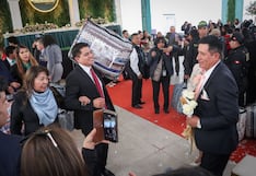 En matrimonio masivo se casan 50 parejas con tradicional palpa, en Huancayo