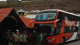 Carabaya: delincuentes fuertemente armados desvalijan a pasajeros de bus