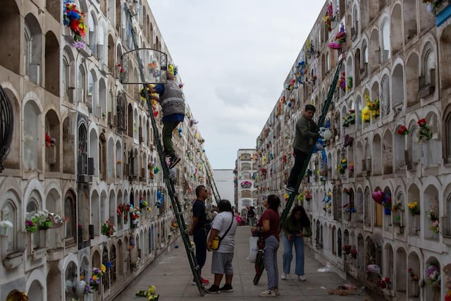 Día del Padre: familias visitan el cementerio El Ángel para recordar a sus seres queridos (Fotos: Fernando Sangama/GEC)