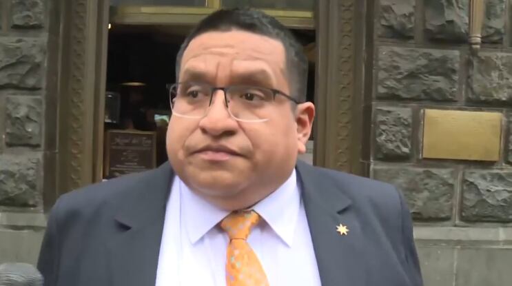 El abogado también subrayó la autenticidad de los audios presentados por Izquierdo, a pesar de que el ministro Santiváñez los niega.