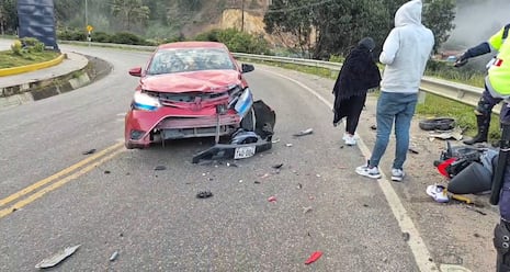 La Libertad: Choque entre automóvil y motocicleta deja tres personas heridas