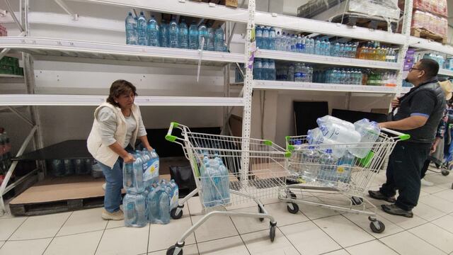 Corte de agua en Arequipa: población se vuelca a los centros comerciales en busca del recurso 