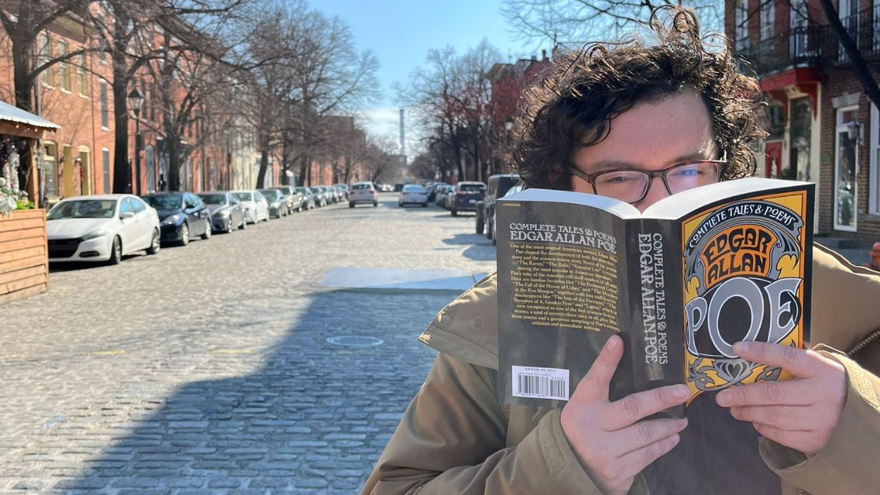 En la Sala especializada de lectura y escritura Antonio González Villaverde, en la Facultad de Educación-UNT.