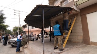 Piura: Fiscalizadores retiran cinco construcciones informales que invadían la vía pública