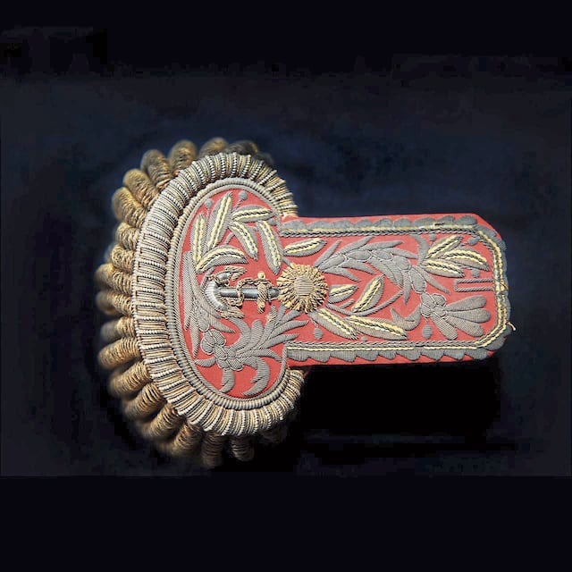 Charreteras de contralmirante que Grau no llegó a usar.