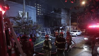 Lince: Incendio destruye taller de cocina ubicado en la avenida Canevaro