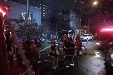 Lince: Incendio destruye taller de cocina ubicado en la avenida Canevaro