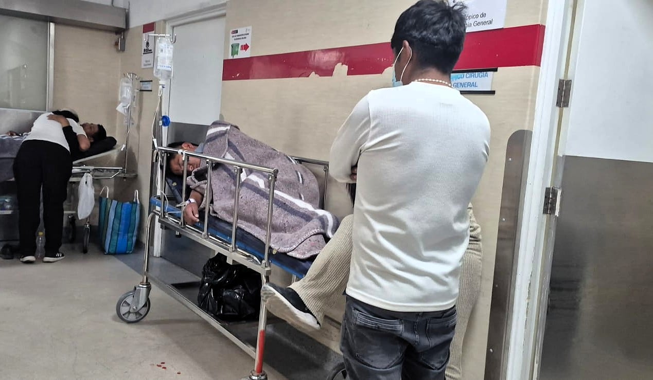 Transportista fue hallado en lo profundo de una zanja, en Sachaca y trasladado al hospital Honorio Delgado Espinoza de Arequipa. (Foto: Pedro Torres/@photo.gec)
