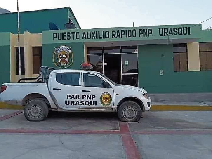 Policías llegaron a la zona del accidente. (Foto: Difusión)