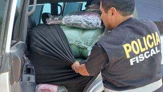 Tacna: Abandonan minivan y camioneta repletas de contrabando