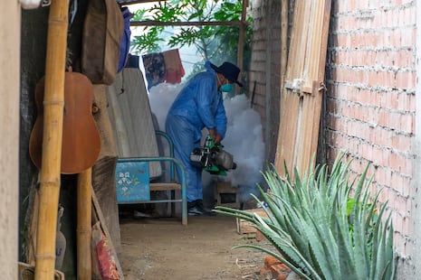 La Libertad: Realizan fumigación contra el dengue en el distrito de Chao