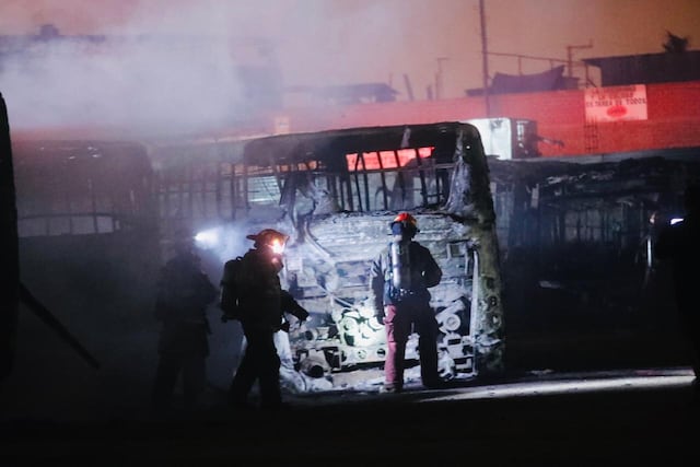 Incendio en Ate destruye 18 buses de transporte (Foto: GEC)