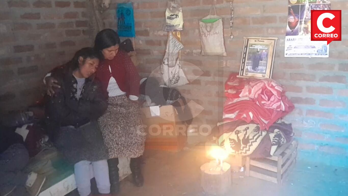 Familiares velan ropa de menor que murió aplastada por árbol.