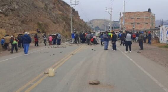 La AAP alertó sobre las pérdidas millonarias y los riesgos para la población ante la paralización de las vías por parte de mineros ilegales. FOTO: ANDINA