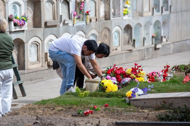 Día del Padre: familias visitan el cementerio El Ángel para recordar a sus seres queridos (Fotos: Fernando Sangama/GEC)