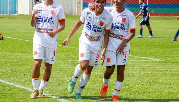 Con goles de  Daniel Flores, Nicolás Figueroa y Donad Ruíz venció a los Carlistas.